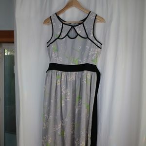 Lilac midi dress with floral pattern